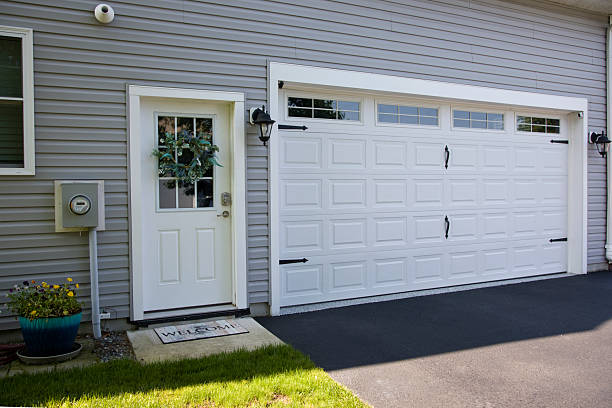 24/7 Emergency Garage Door Panel Replacement experts in Macon, IL